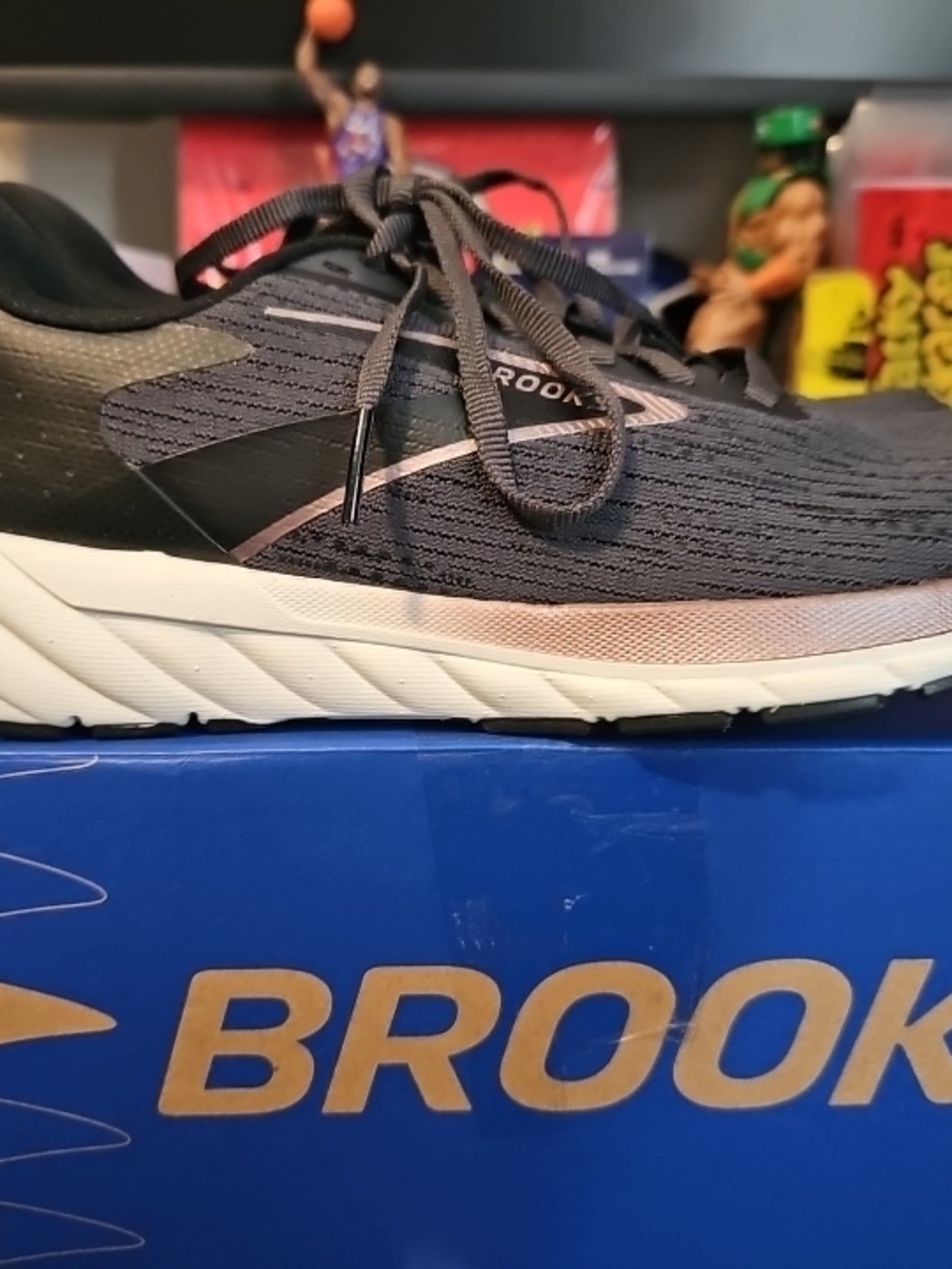 Woman's Athleisure Brooks Anthem 7.5 Running Shoe Blk/Grey/Rose Gold